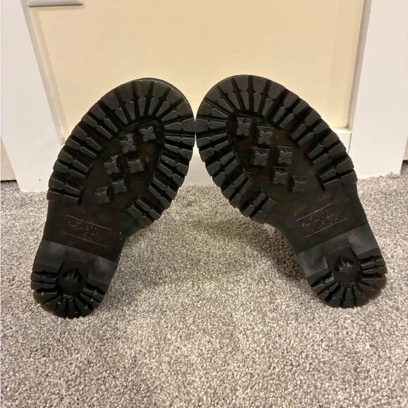 Dr. Marten’s Jadon Boot Faux Fir Lined Metallic Leather Platforms - Picture 3 of 3